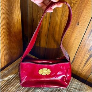 Narcissus Glossy Red Royal Italian Shoulder Bag; GUC